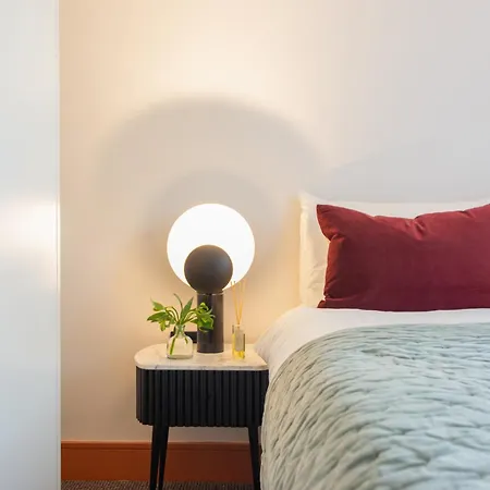 Mysquare Two Bedroom Apartments In Limehouse